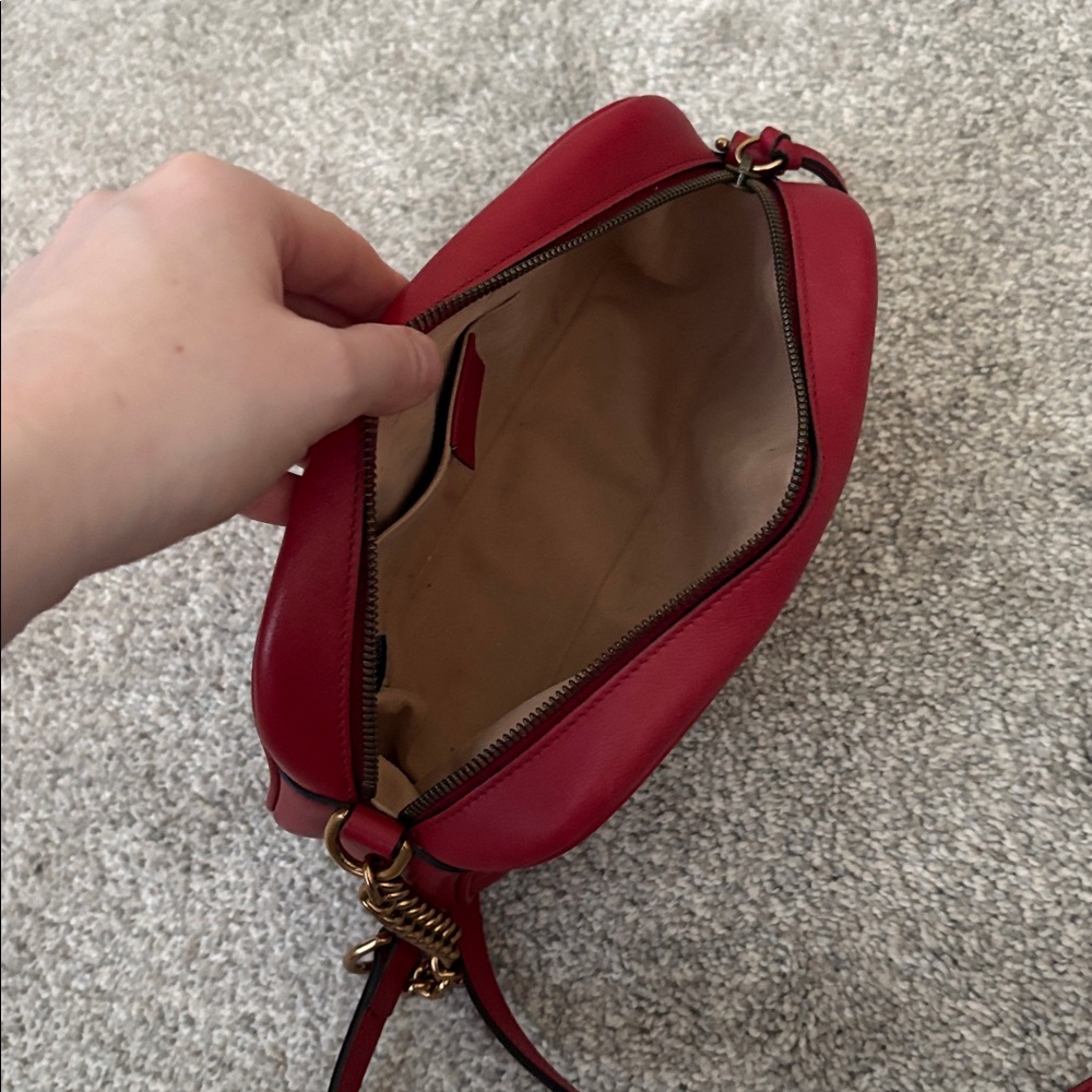 GG Marmont Small Matelasse Crossbody Bag - Picture 10 of 16